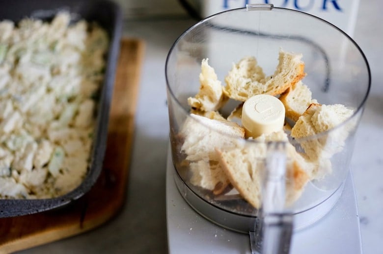 Cauliflower Gratin with garlic and sage, a delicious vegetarian side dish that is keto, low carb and gluten-free, perfect for the holiday table! #cauliflower #cauliflowergratin #lowcarbside #sidedish #lowcarb #keto #thanksgivingside #christmassidedish 