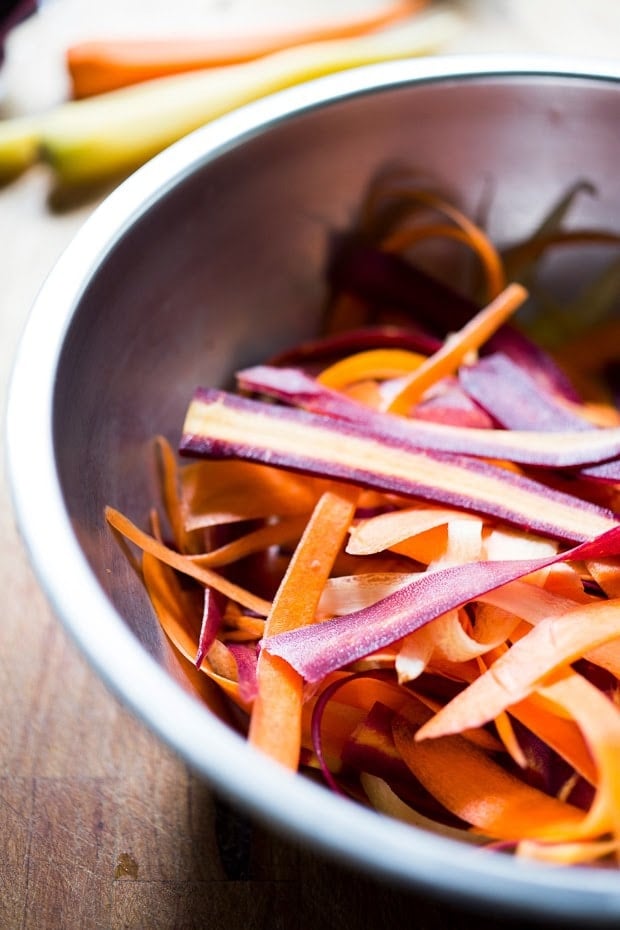 Moroccan Carrot Salad with Pistachios and Mint- a simple delicious spring salad that is full of flavor! #carrot #carrotsalad #moroccan