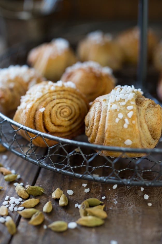 Finnish Cardamom Rolls, also called "Pulla" | www.feastingathome.com Finnish Cardamom Rolls, this Finnish version is also called "Pulla" - a delicious sweet roll perfect for the holidays! #cardamonrolls #cardamomrolls #cardamonbuns #pulla #swedishcardamonrolls #finnishcardamonrolls #finnishcardamombread | finnishrecipes www.feastingathome.com