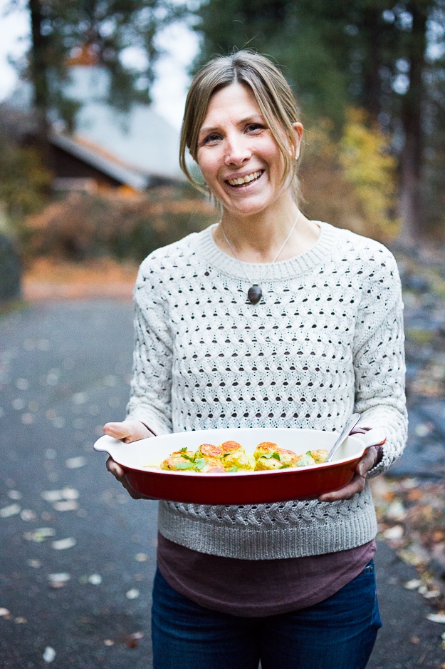 Thai Turkey Meatballs with Lemongrass Coconut Sauce | www.feastingathome.com