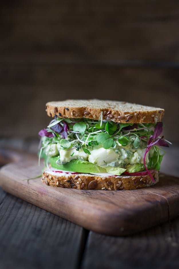 This Avocado Egg Salad recipe is incredibly delicious! Easy to make, full of fresh flavor, it's healthy and irresistibly creamy. Lunch just got 100% better!