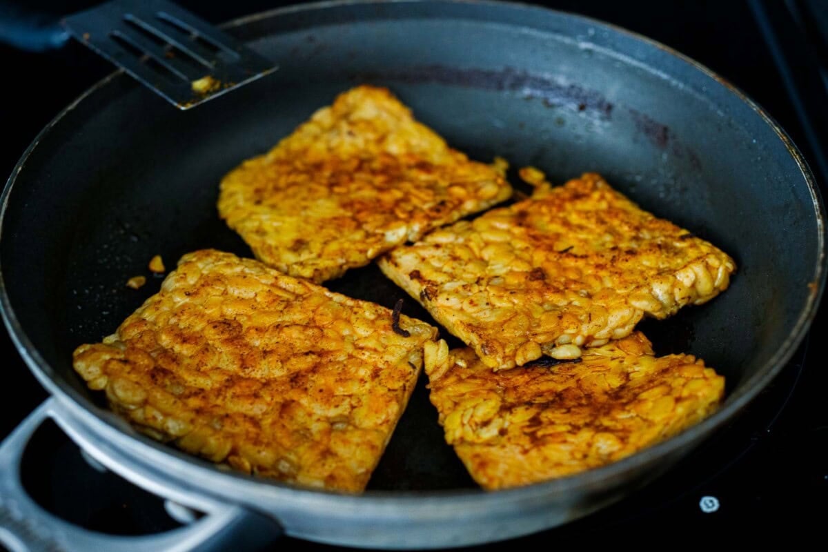 searing the tempeh. 