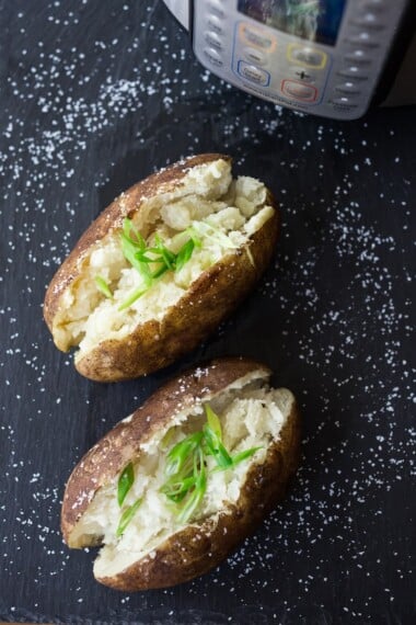 how to make baked potatoes in the Instant Pot!