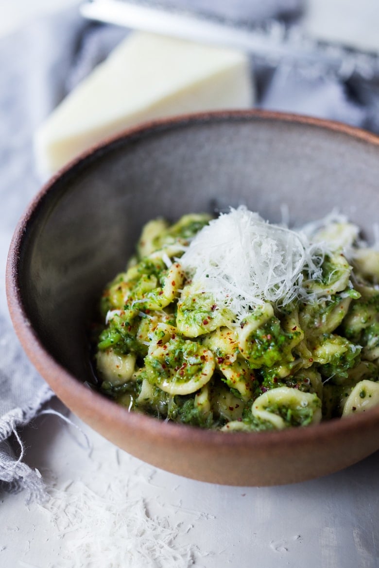 40 BEST Pasta Recipes! | Full of healthy veggies, these vegetarian pasta recipes and vegan pasta recipes and delicious and nutritious. 