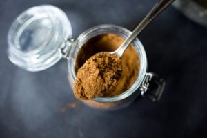 A simple authentic recipe for Chinese Five Spice that takes 5 minutes from start to finish! #fivespice #chinese #spice