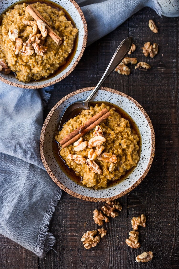 Instant Pot Steel Cut Oats with Pumpkin and Walnuts- a delicious healthy vegan breakfast perfect for fall! #instantpot #steelcutoats #pumpkinoats #veganbreakfast #veganoats #vegan #pumpkinoatmeal 