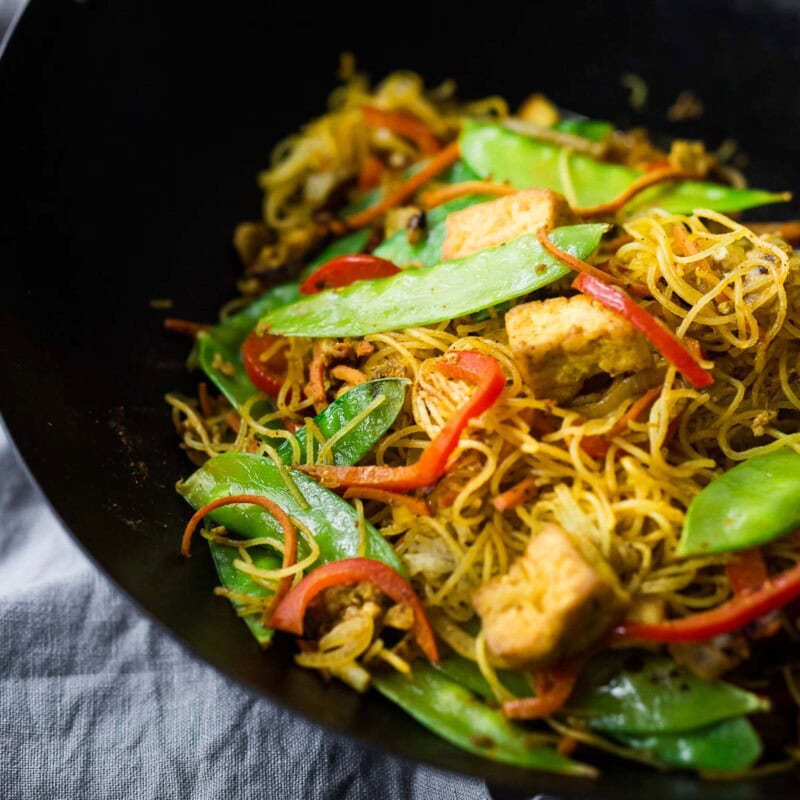 vegetarian singapore noodle recipe in a wok