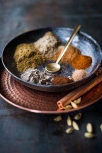 A simple homemade Garam Masala Recipe that can be made in 10 minutes - with ground fragrant spices you already have in your pantry. Easy, healthy and authentic! #garam #garammasala #curry #masala #spices #indianspices #indianrecipes #authenic #masalaspice #indiancurrypowder