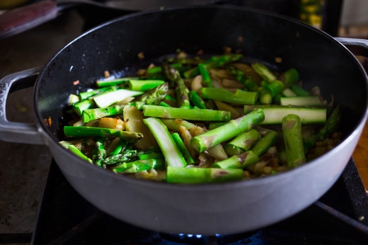 Baked Cod with Asparagus, Fennel and Leeks - a simple, spring-inspired dinner! #bakedcod #cod #codrecipes #recipes #fish #bakedfish #springrecipes #ketorecipes #lowcarb 