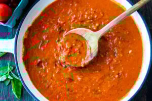 A fast and easy recipe for Marinara Sauce using fresh or canned tomatoes, with garlic, onions and oregano and basil cooked on the stovetop in under 30 minutes. Use this classic Marinara Sauce on pasta, pizza or meatballs.