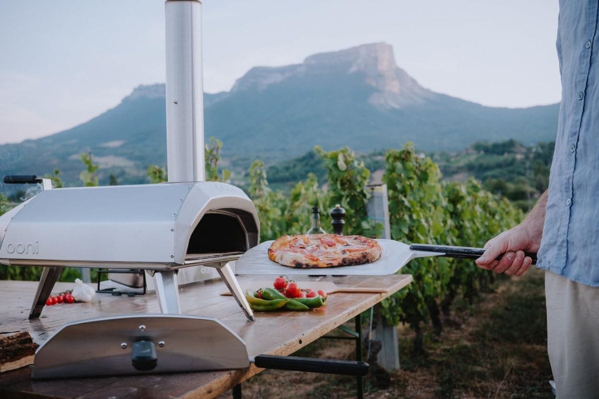 Ooni Karu 12 pizza oven