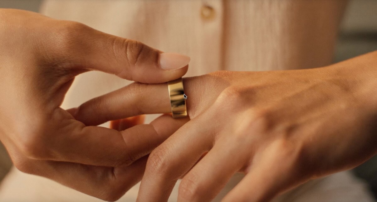 Best Kitchen gift ideas for chefs and home cooks: Oura ring.